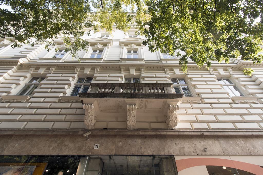 Luxury Apartment By Hi5 -Andrassy Suite Budapest Exterior foto